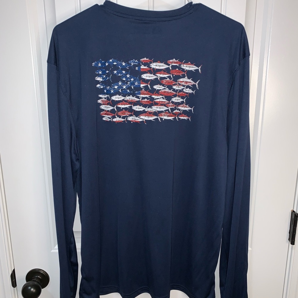 The American outdoorsman fishing shirt size large